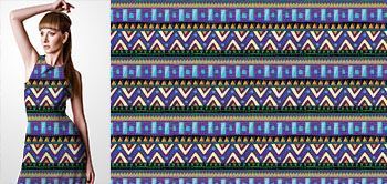 06003v Materiał ze wzorem kolorowy motyw inspirowany sztuką afrykańską z trójkątnymi, prostokątnymi elementami i poziomymi pasami